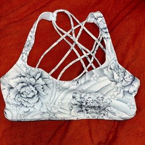 Lululemon Free to Be Sports Bra Size 6